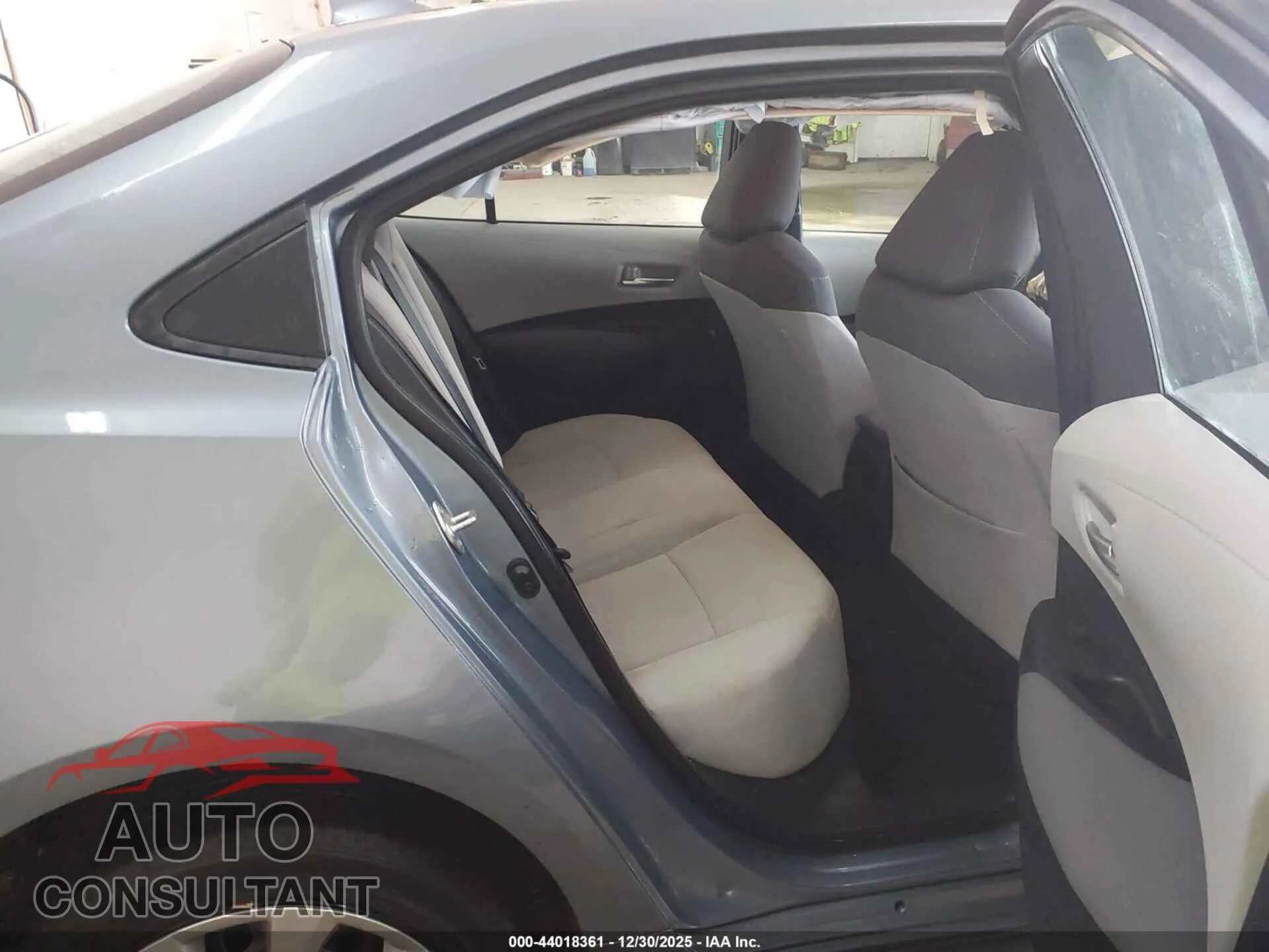 2020 TOYOTA COROLLA Damaged VIN 5YFEPRAE6LP062027 – undercarriage