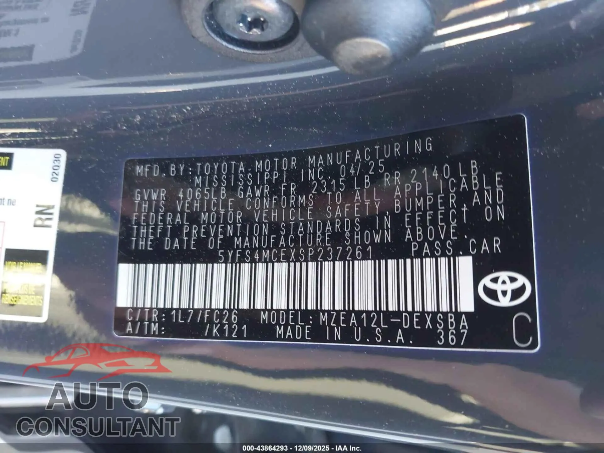 2025 TOYOTA COROLLA Damaged VIN 5YFS4MCEXSP237261 – trunk area