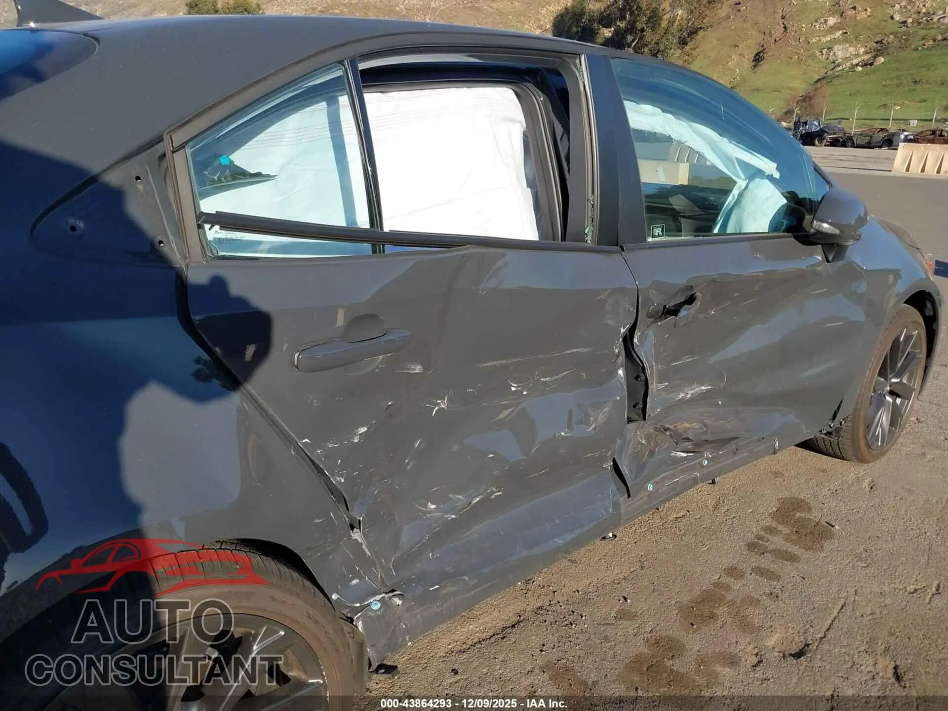 2025 TOYOTA COROLLA Damaged VIN 5YFS4MCEXSP237261 – photo 17
