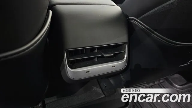2020 Tesla Model 3 Standard Range Plue RWD Sold VIN 5YJ3E1EA3LF810122 – interior seats 2020 Tesla Model 3 Standard Range Plue RWD Sold VIN 5YJ3E1EA3LF810122 – interior seats