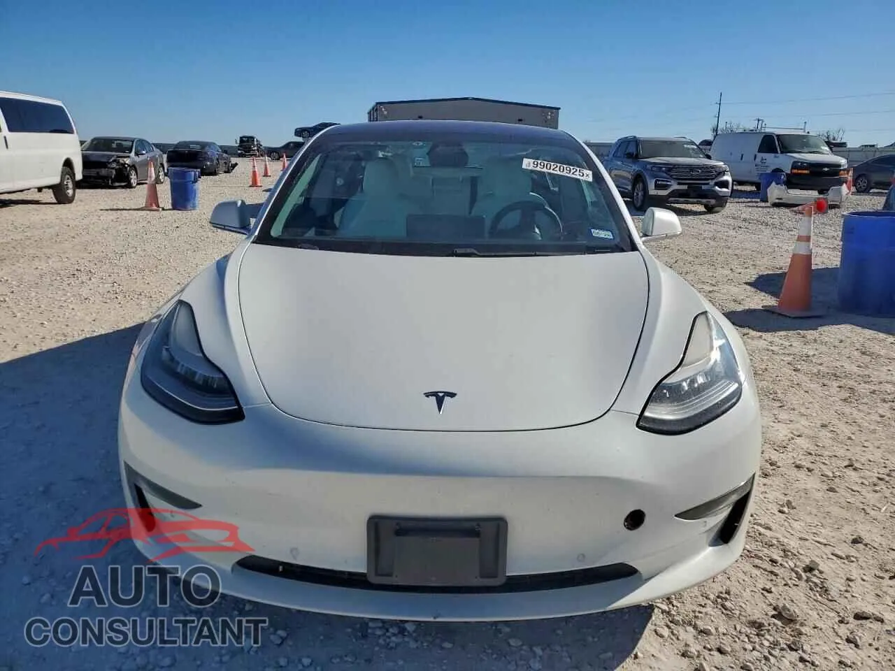 2018 TESLA MODEL 3 Damaged VIN 5YJ3E1EB2JF135644 – interior seats