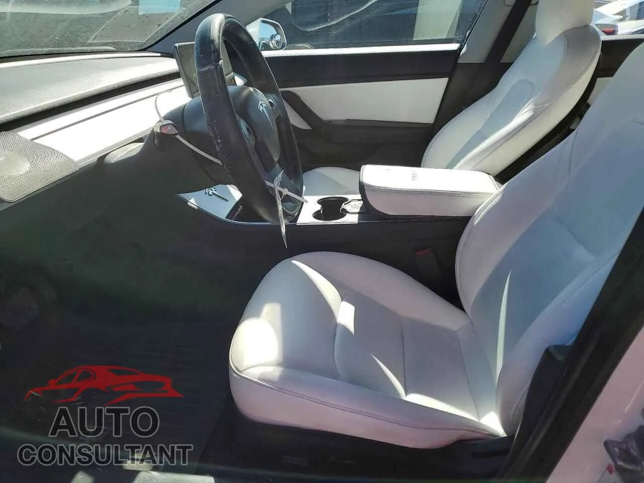 2018 TESLA MODEL 3 Damaged VIN 5YJ3E1EB2JF135644 – exterior detail