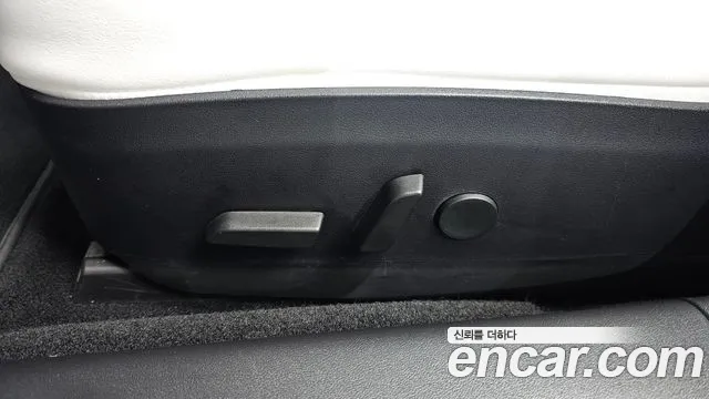 2020 Tesla Model 3 Performance AWD Sold VIN 5YJ3E1EC3LF585377 – interior seats 2020 Tesla Model 3 Performance AWD Sold VIN 5YJ3E1EC3LF585377 – interior seats