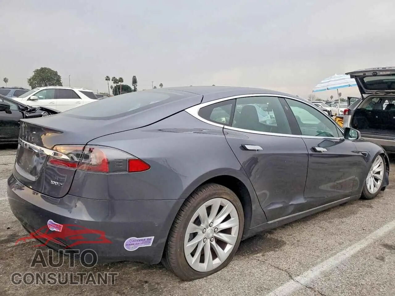 2018 TESLA MODEL S Damaged VIN 5YJSA1E20JF295058 – side profile