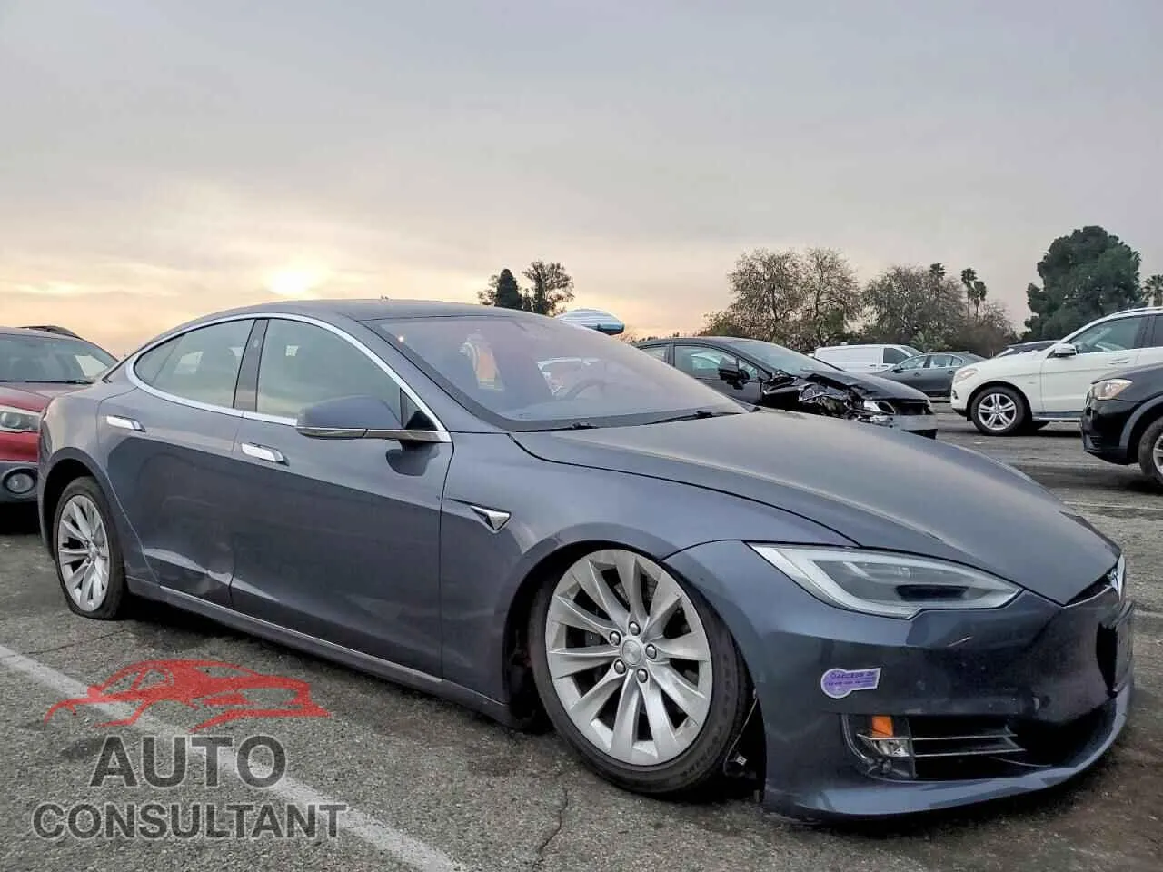 2018 TESLA MODEL S Damaged VIN 5YJSA1E20JF295058 – dashboard