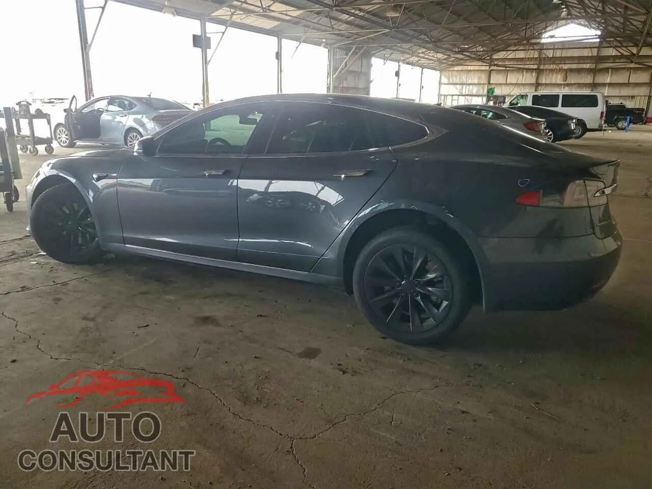 2017 TESLA MODEL S Damaged VIN 5YJSA1E26HF219385 – rear exterior 2017 TESLA MODEL S Damaged VIN 5YJSA1E26HF219385 – rear exterior