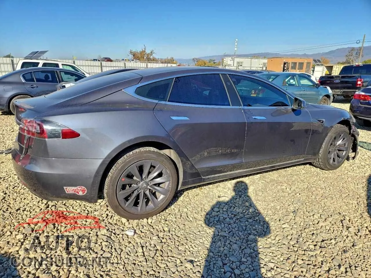 2020 TESLA MODEL S Damaged VIN 5YJSA1E28LF399994 – side profile