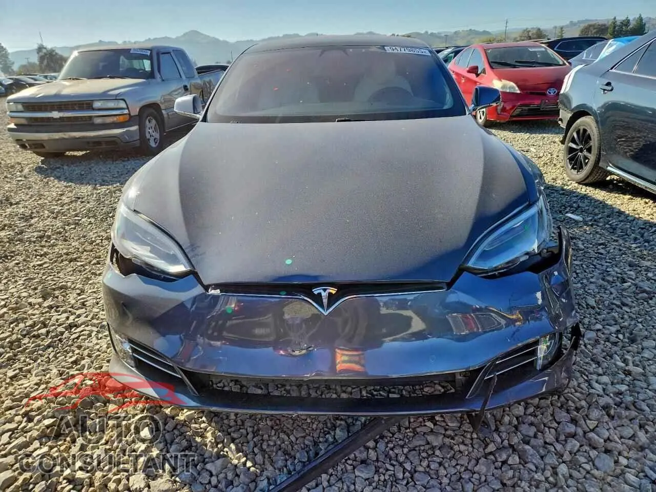 2020 TESLA MODEL S Damaged VIN 5YJSA1E28LF399994 – interior seats