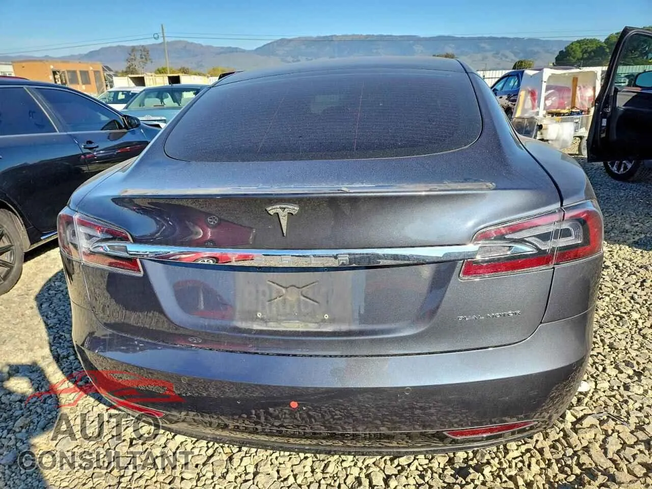 2020 TESLA MODEL S Damaged VIN 5YJSA1E28LF399994 – engine bay