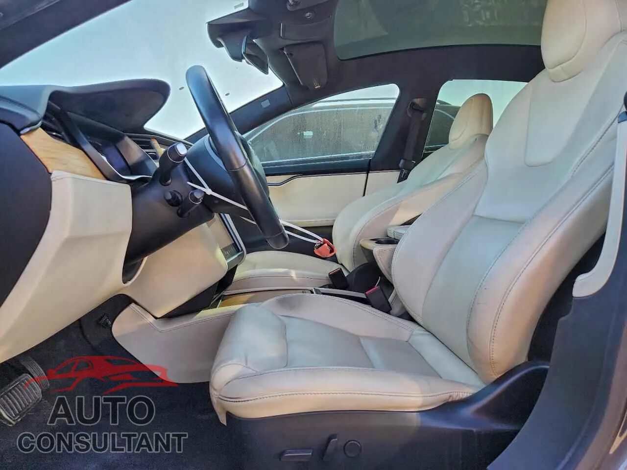 2020 TESLA MODEL S Damaged VIN 5YJSA1E28LF399994 – exterior detail