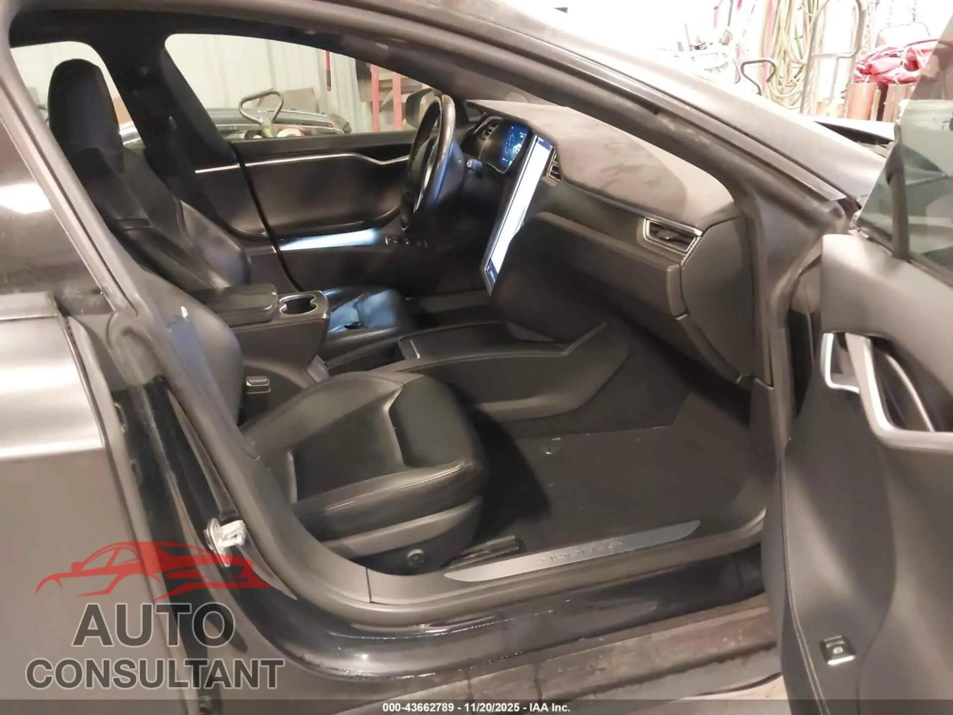 2016 TESLA MODEL S Damaged VIN 5YJSA1E42GF124726 – interior seats 2016 TESLA MODEL S Damaged VIN 5YJSA1E42GF124726 – interior seats