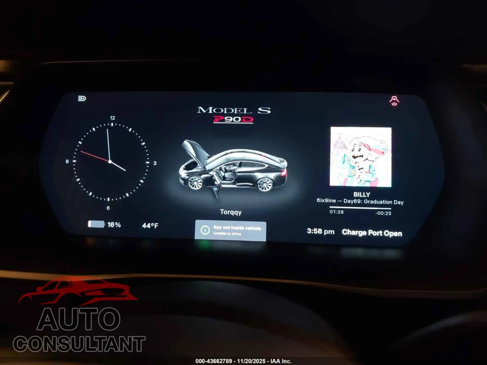 2016 TESLA MODEL S Damaged VIN 5YJSA1E42GF124726 – exterior detail 2016 TESLA MODEL S Damaged VIN 5YJSA1E42GF124726 – exterior detail