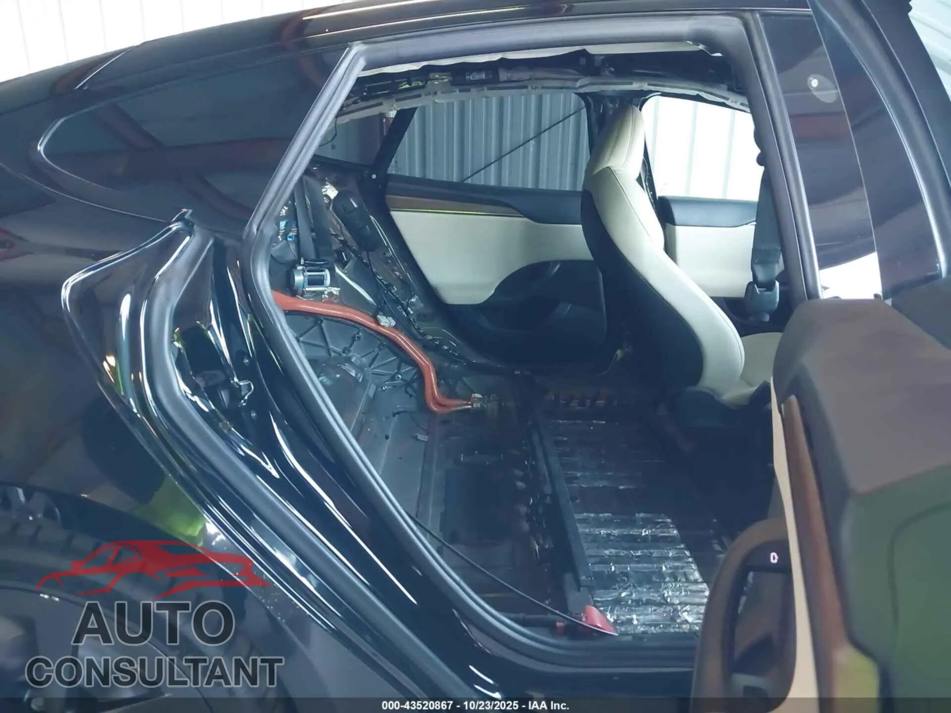 2021 TESLA MODEL S Damaged VIN 5YJSA1E5XMF428293 – undercarriage
