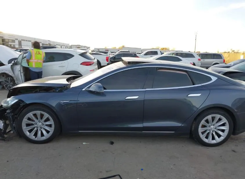 2015 TESLA Model S Used VIN 5YJSA1H25FFP71842 – dashboard