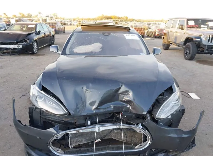 2015 TESLA Model S Used VIN 5YJSA1H25FFP71842 – photo 14