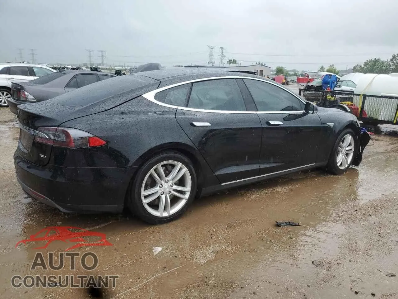 2015 TESLA MODEL S Damaged VIN 5YJSA1S23FF088028 – side profile