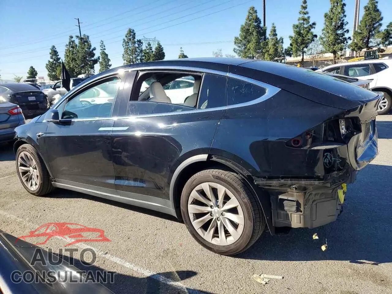 2020 TESLA MODEL X Damaged VIN 5YJXCAE27LF261525 – rear exterior 2020 TESLA MODEL X Damaged VIN 5YJXCAE27LF261525 – rear exterior