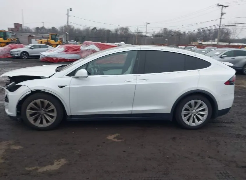 2018 TESLA Model X Used VIN 5YJXCBE20JF132559 – photo 13 2018 TESLA Model X Used VIN 5YJXCBE20JF132559 – photo 13