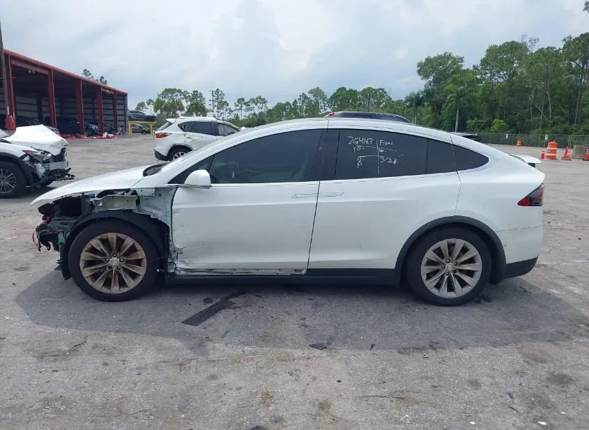 2017 TESLA Model X Used VIN 5YJXCBE2XHF043785 – photo 15 2017 TESLA Model X Used VIN 5YJXCBE2XHF043785 – photo 15