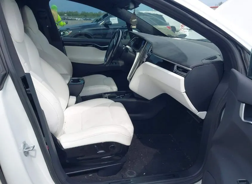2017 TESLA Model X Used VIN 5YJXCBE2XHF043785 – photo 16 2017 TESLA Model X Used VIN 5YJXCBE2XHF043785 – photo 16