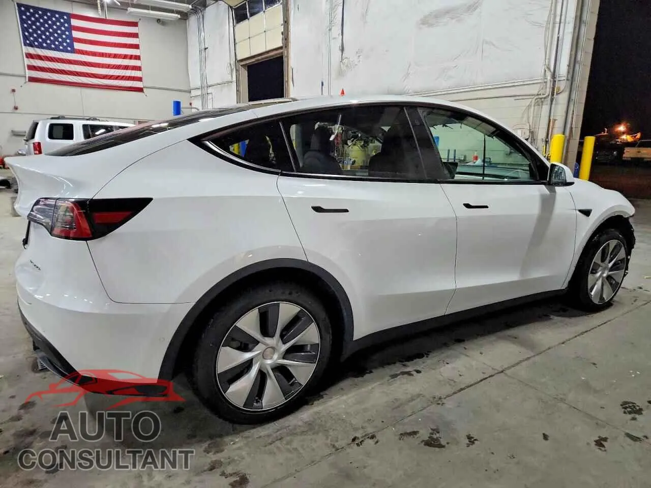 2021 TESLA MODEL Y Damaged VIN 5YJYGAEE5MF301007 – side profile