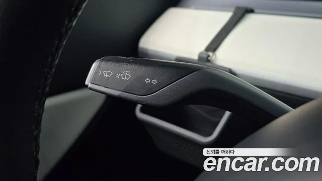 2021 Tesla Model Y Standard Range RWD Sold VIN 5YJYGDED8MF239210 – dashboard