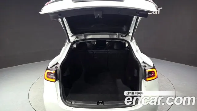 2021 Tesla Model Y Long Range AWD Sold VIN 5YJYGDEE0MF171817 – interior seats