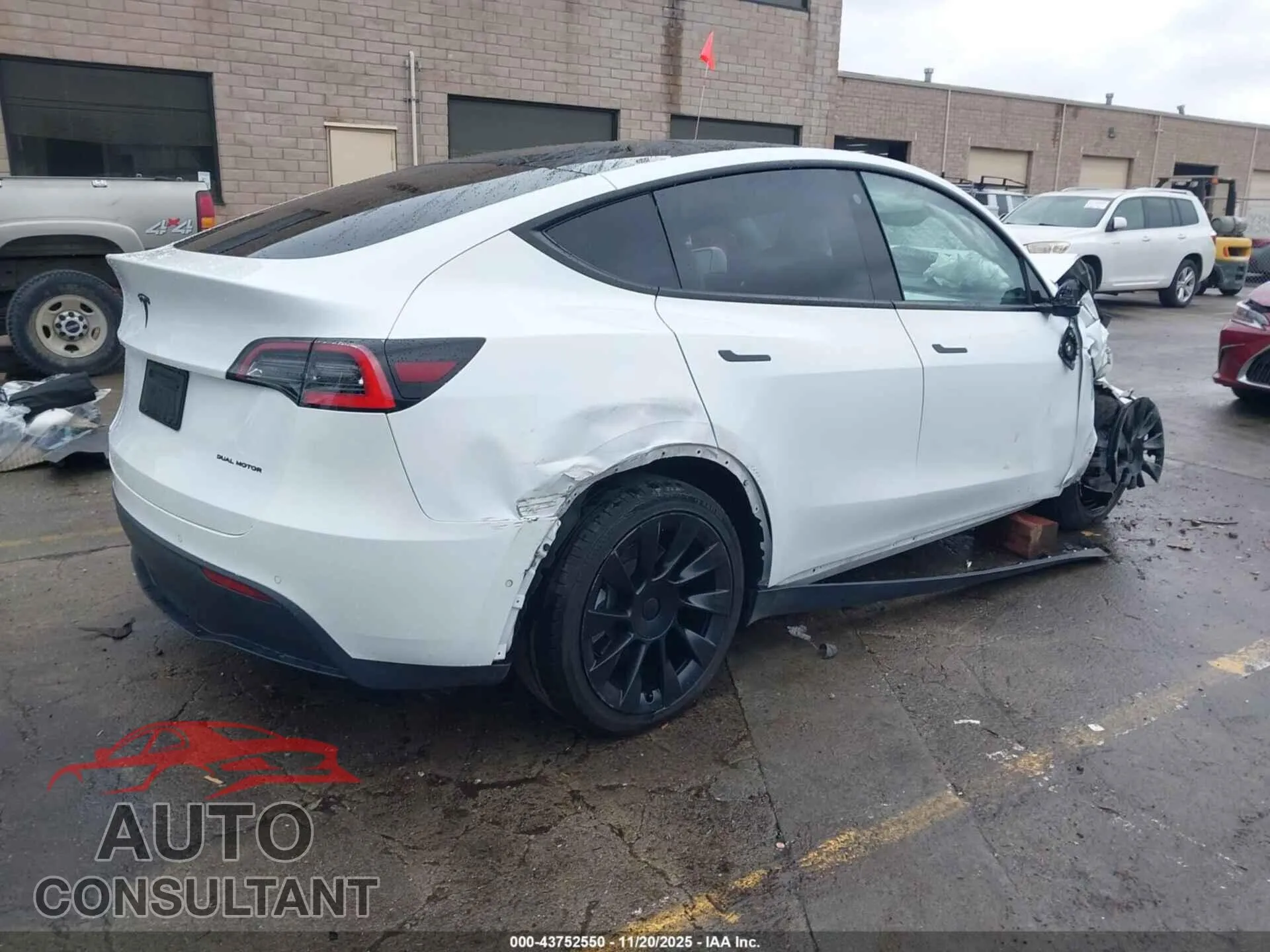 2021 TESLA MODEL Y Damaged VIN 5YJYGDEE4MF081036 – dashboard