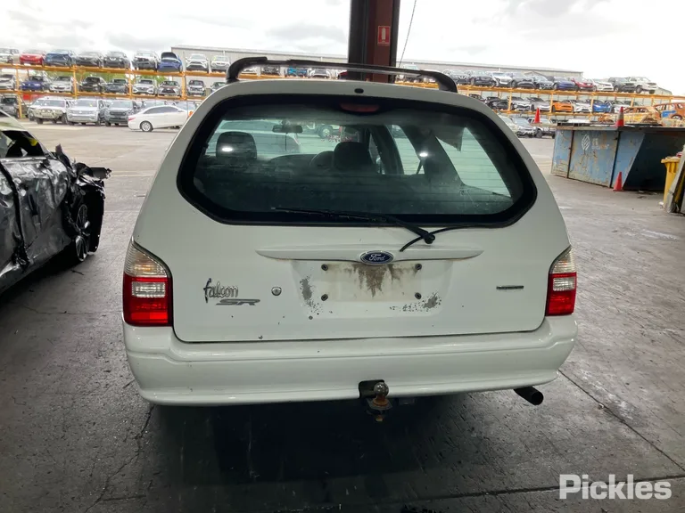 2002 Ford Falcon Used VIN 6FPAAAJGWA2S41301 – engine bay