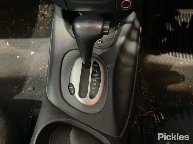 2002 Ford Falcon Used VIN 6FPAAAJGWA2S41301 – undercarriage