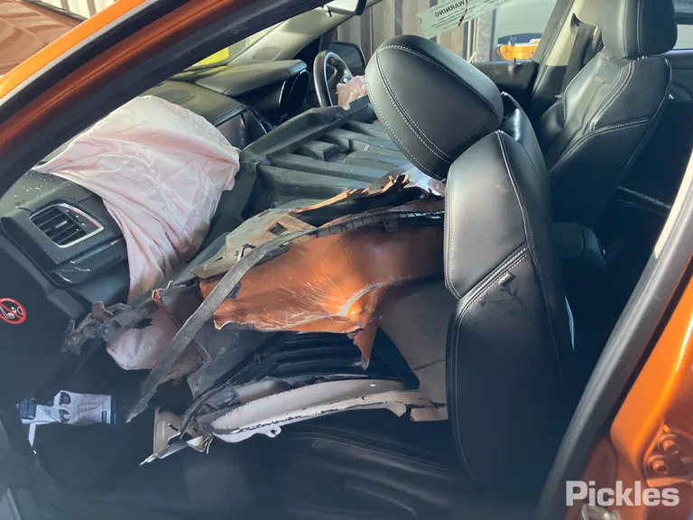 2017 Holden Commodore Used VIN 6G1FB5E33HL324764 – interior seats
