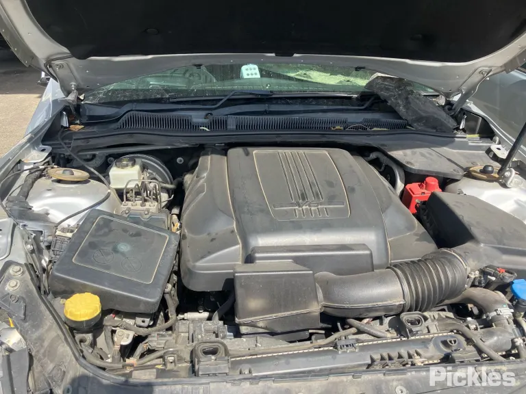 2015 Holden Commodore Damaged VIN 6G1FB5E3XGL208296 – undercarriage