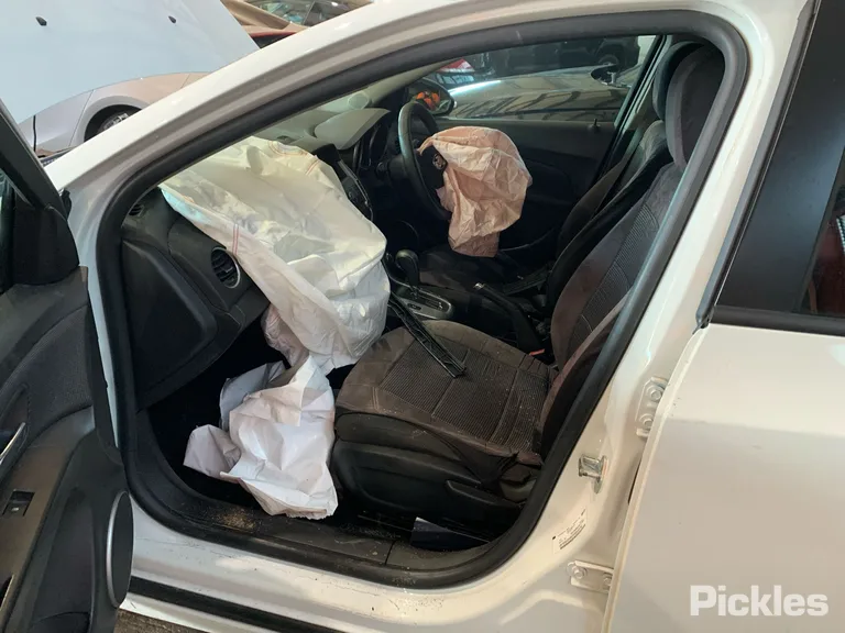 2015 Holden Cruze Used VIN 6G1PD6EM1FL111564 – engine bay 2015 Holden Cruze Used VIN 6G1PD6EM1FL111564 – engine bay