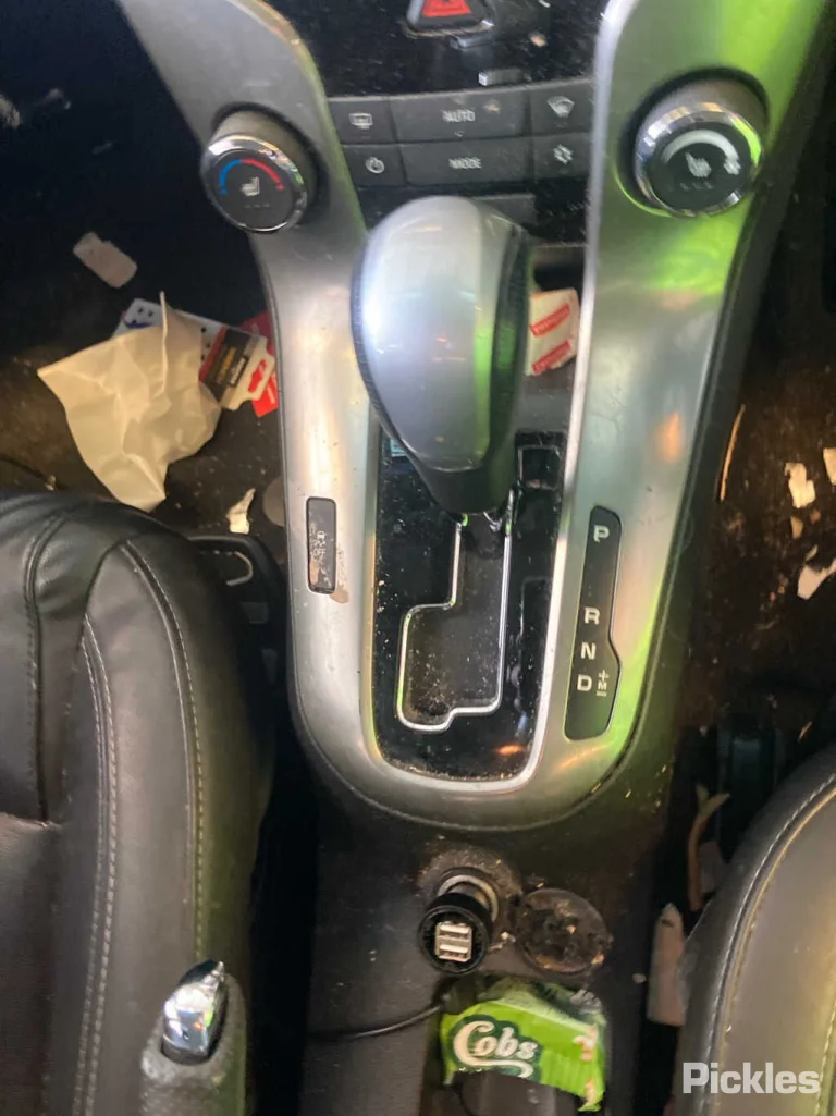 2013 Holden Cruze Damaged VIN 6G1PE6EN4EL918181 – side profile