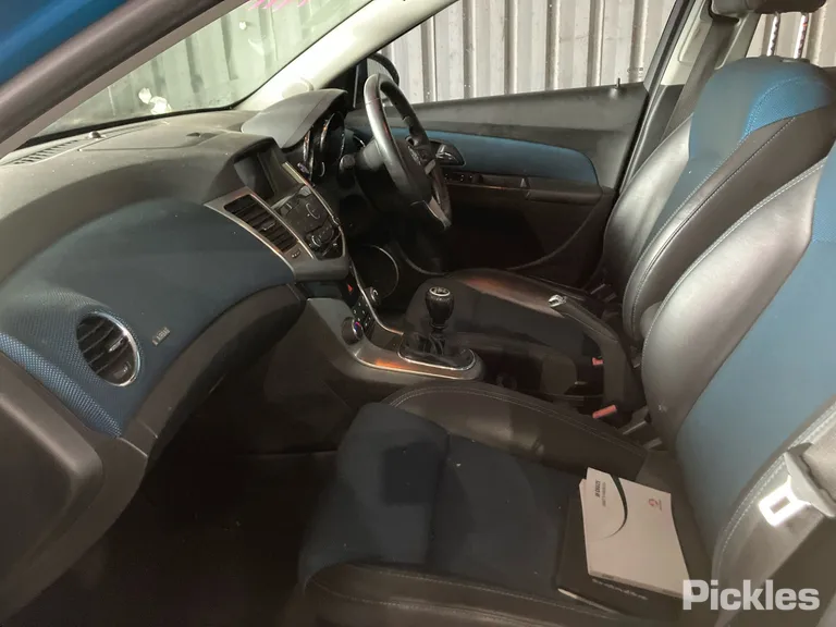 2014 Holden Cruze Used VIN 6G1PE6EN6EL962389 – exterior detail