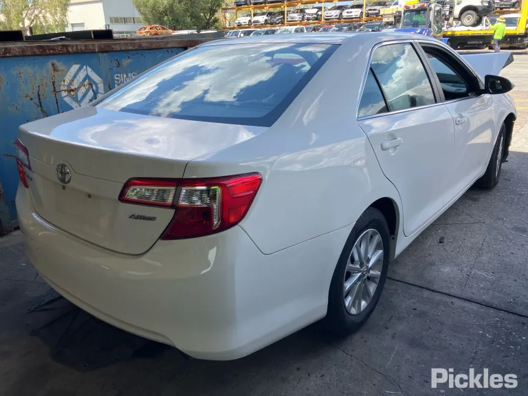 2013 Toyota Camry Damaged VIN 6T1BF3FK30X039299 – undercarriage