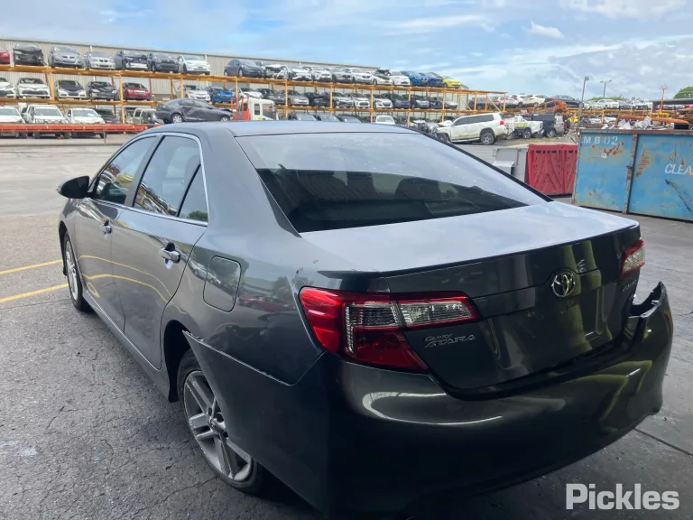 2013 Toyota Camry Damaged VIN 6T1BF3FK60X038180 – interior seats