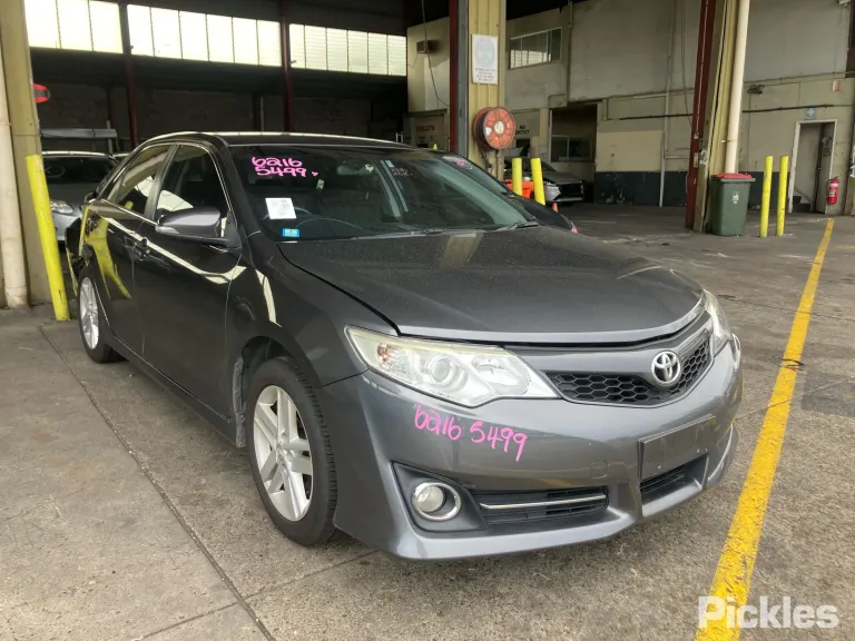 2013 Toyota Camry Damaged VIN 6T1BF3FK60X038180 – odometer reading