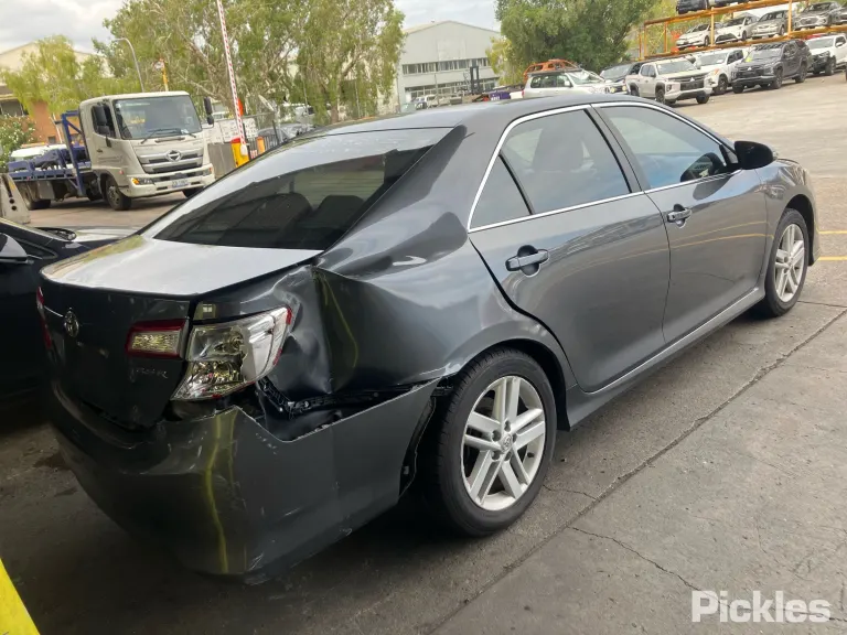 2013 Toyota Camry Damaged VIN 6T1BF3FK60X038180 – photo 28