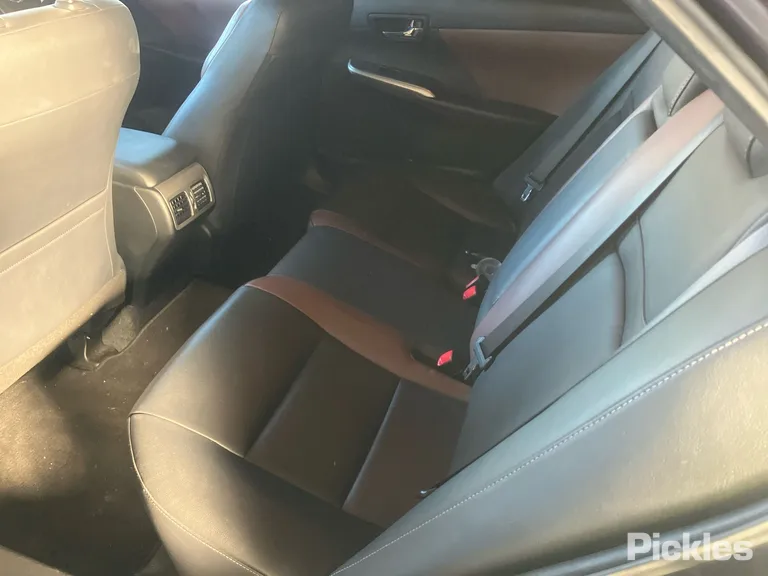 2015 Toyota Aurion Used VIN 6T1BK3FK50X249902 – trunk area