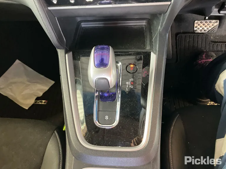 2017 Honda Fit Shuttle Used VIN 6ZZH000GP71118522 – undercarriage