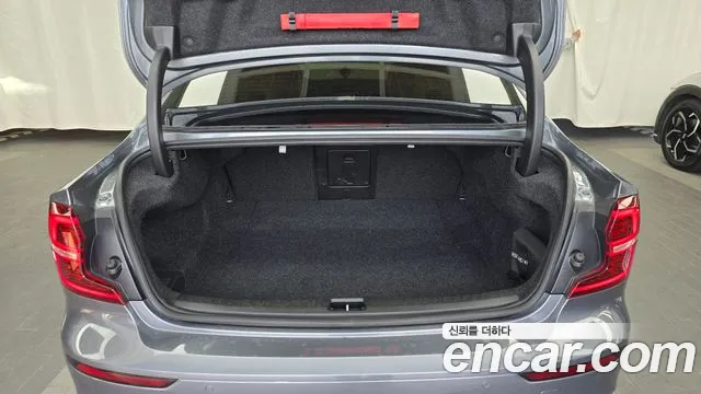 2021 Volvo S60 3rd Gen B5 Inscription Sold VIN 7JRZSL12DMG108937 – trunk area