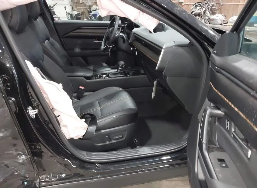 2025 MAZDA CX-50 Used VIN 7MMVABEM4SN391198 – interior seats