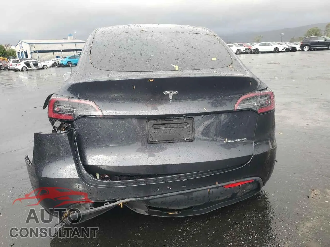 2025 TESLA MODEL Y Damaged VIN 7SAYGAEE1SF232171 – engine bay