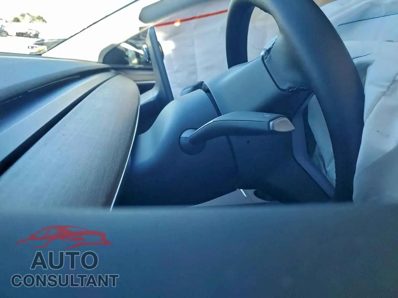 2025 TESLA MODEL Y Damaged VIN 7SAYGDED6SF318908 – exterior detail
