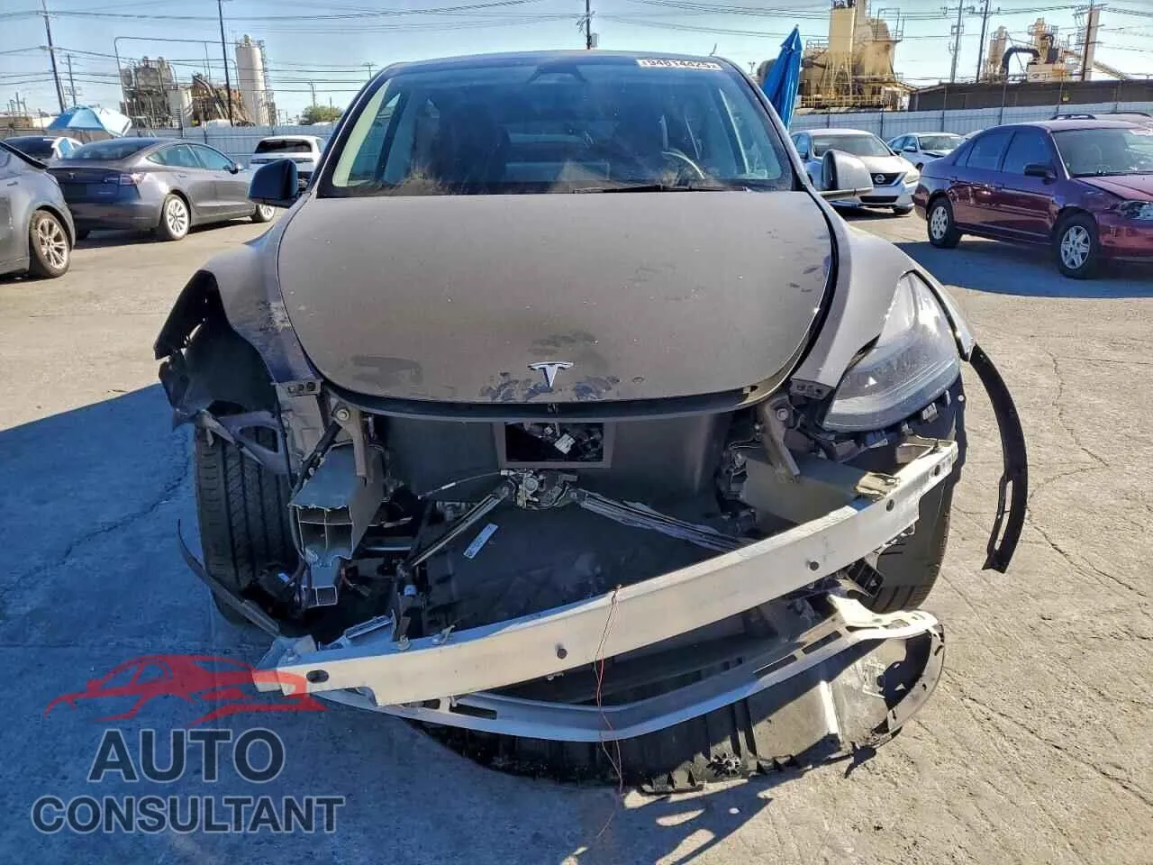 2024 TESLA MODEL Y Damaged VIN 7SAYGDED9RF123346 – interior seats