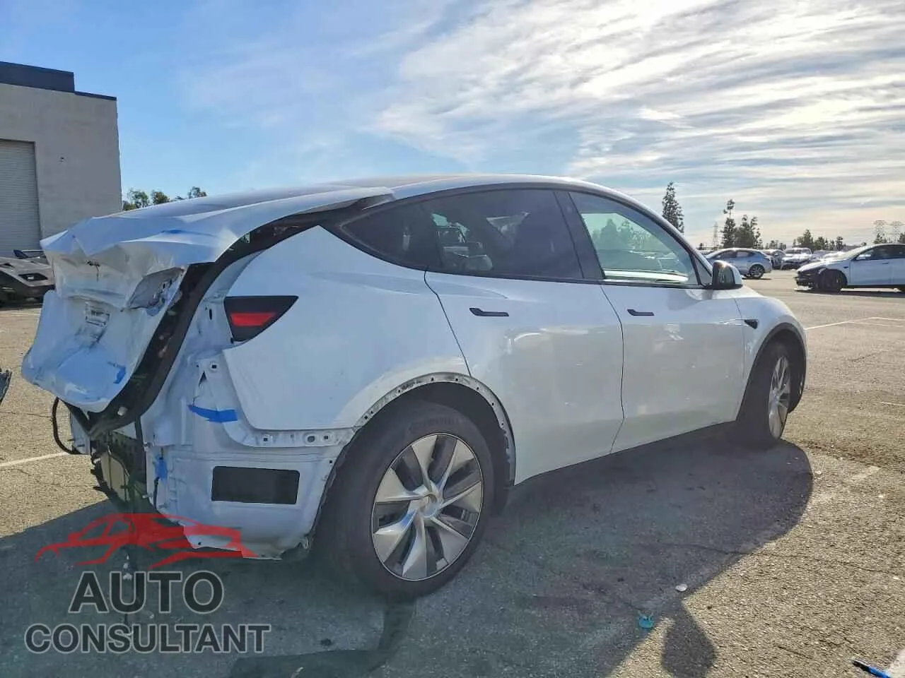 2023 TESLA MODEL Y Damaged VIN 7SAYGDEE0PA035806 – side profile
