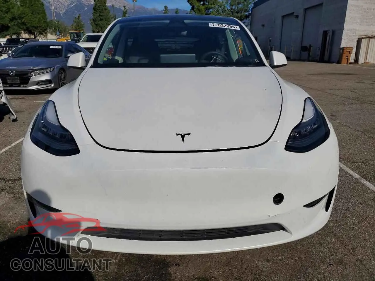 2023 TESLA MODEL Y Damaged VIN 7SAYGDEE0PA035806 – interior seats