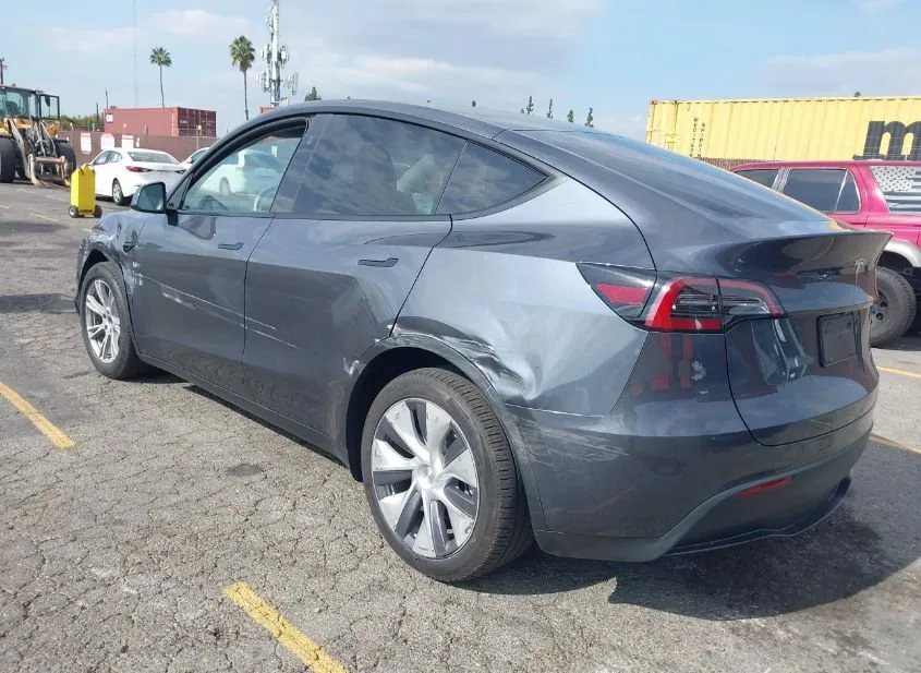 2023 TESLA Model Y Used VIN 7SAYGDEE1PA208653 – photo 15