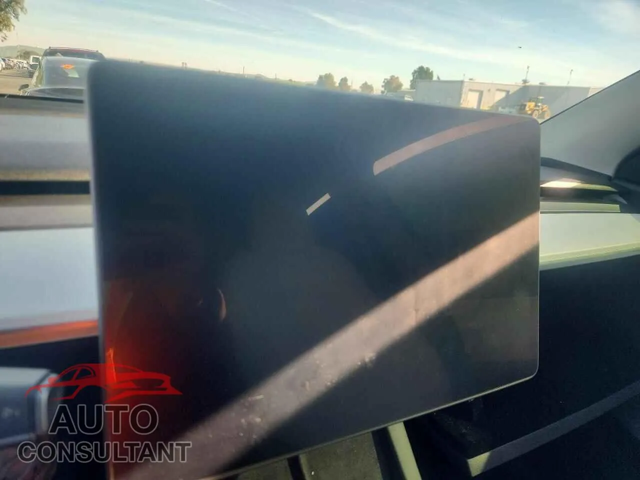 2022 TESLA MODEL Y Damaged VIN 7SAYGDEE3NF314487 – trunk area